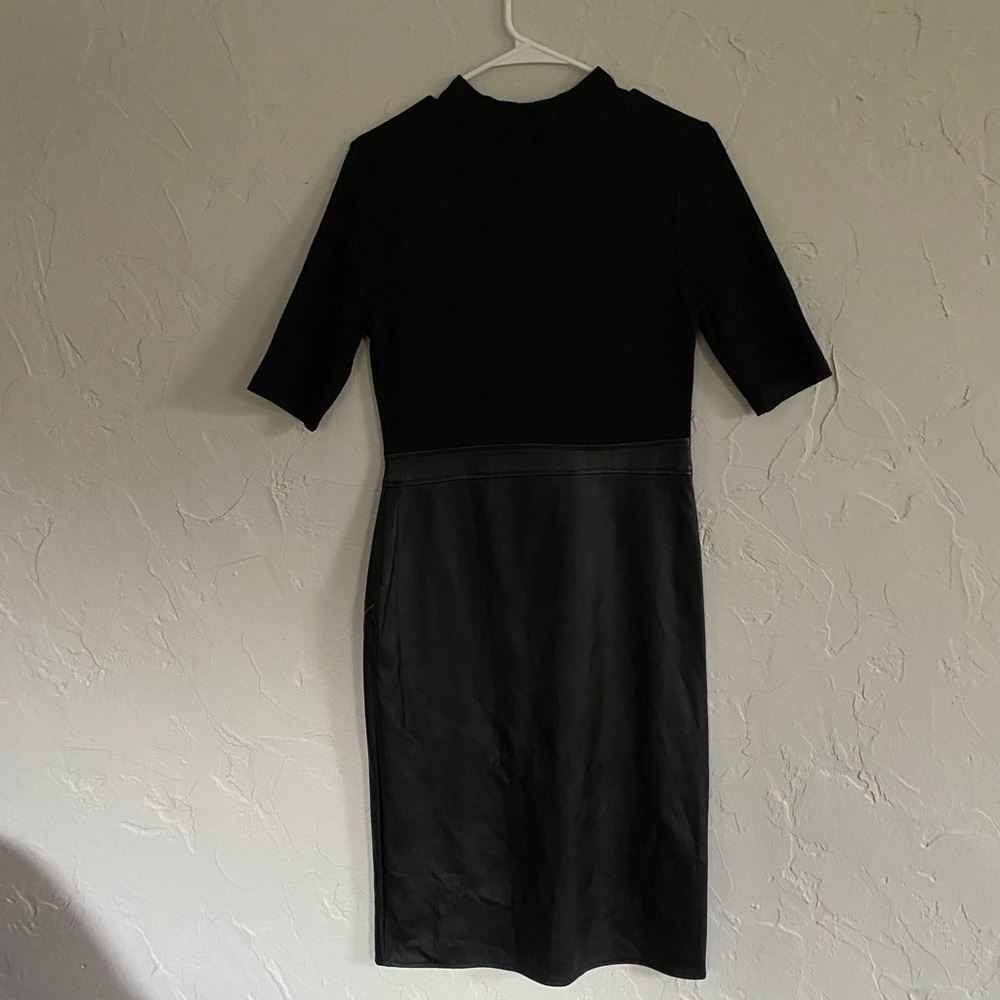 Classy black dress with leatherette bottom - Picture 2 of 4